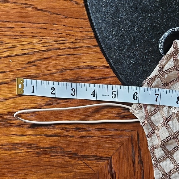 PrettyLittleThing Rose Gold Sequin Bodysuit Size 4 - Picture 12 of 16